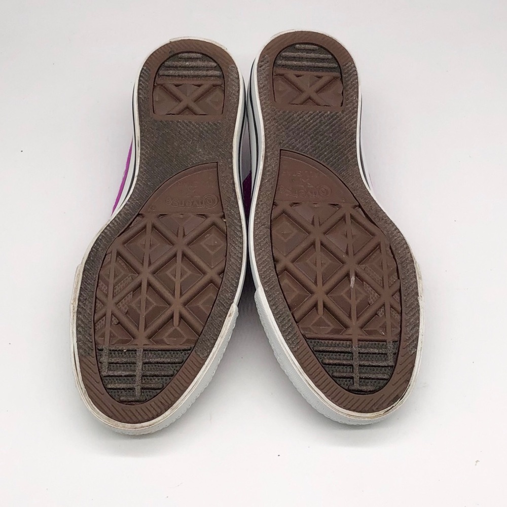 Converse Chuck Taylor Low Top Purple Sneakers - Picture 7 of 8